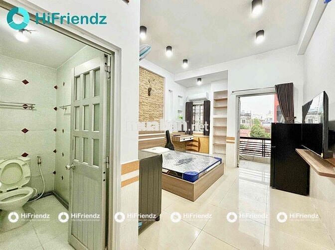 STUDIO FULLNT NHƯ HÌNH CÓ BAN CÔNG, GIỮA VHU VÀ HUIT
