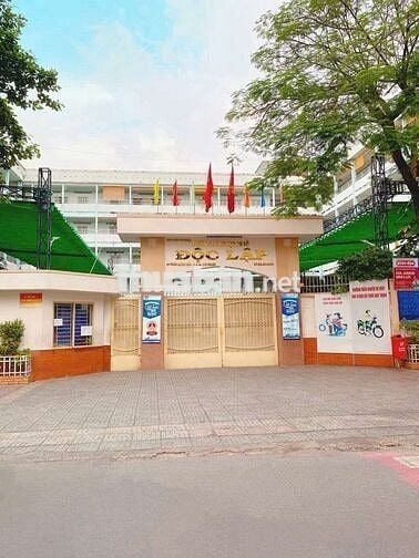 Khu hiếm nhà bán _vuông vức nở hậu _2 tầng BTCT _2măt hẻm xe hơi  _