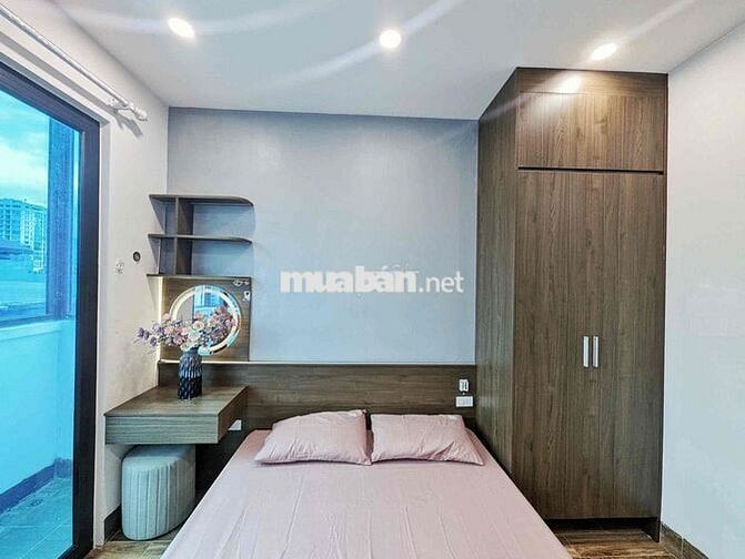 CCMN SIÊU XINH  BAN CÔNG THOÁNG ĐỐI DIỆN KHÁCH SẠN MARRIOT - ĐẠI LỘ TL