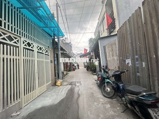 CHỈ 4.36 TỶHẻm tải TTH20, 5 x 11m.

1 trệt, 1 lầu, gồm 2PN, 2WC,