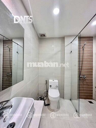 Cho thuê căn hộ ban công mới Quận 1 gần Bệnh viện Từ Dũ, Chợ Bến Thành