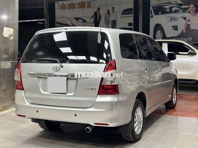 Chính chủ bán Toyota Innova 2.0G 2013 đi cực ít.