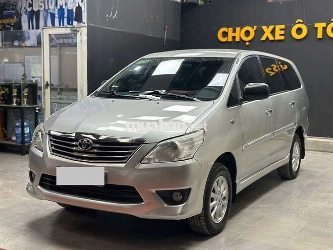 Chính chủ bán Toyota Innova 2.0G 2013 đi cực ít.