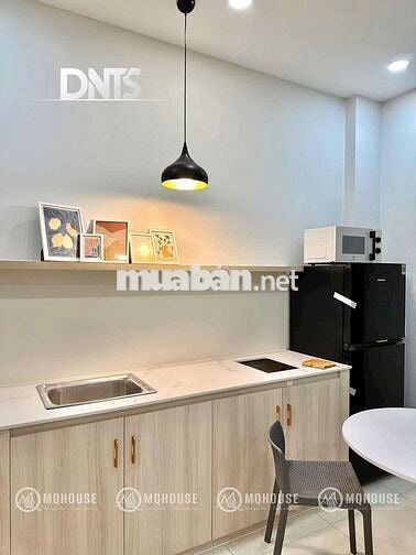 Cho thuê căn hộ ban công mới Quận 1 gần Bệnh viện Từ Dũ, Chợ Bến Thành