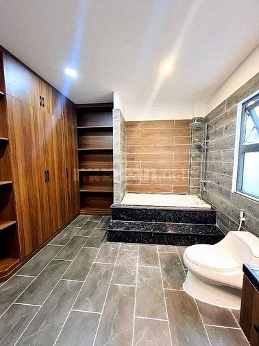 NHÀ MỚI 4Tầng MTKD gần CHỢ, TRƯỜNG khu CAO TẦNG