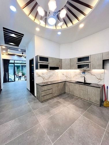 NHÀ MỚI 4Tầng MTKD gần CHỢ, TRƯỜNG khu CAO TẦNG