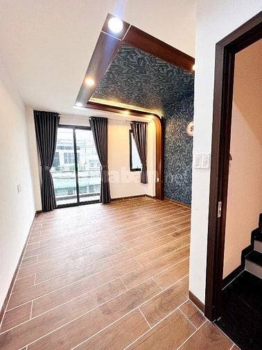 NHÀ MỚI 4Tầng MTKD gần CHỢ, TRƯỜNG khu CAO TẦNG