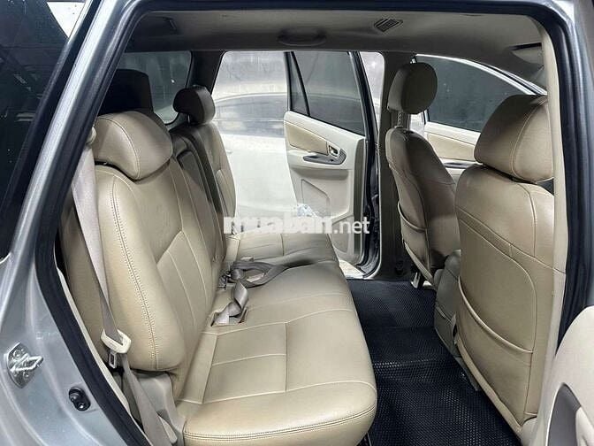 Chính chủ bán Toyota Innova 2.0G 2013 đi cực ít.