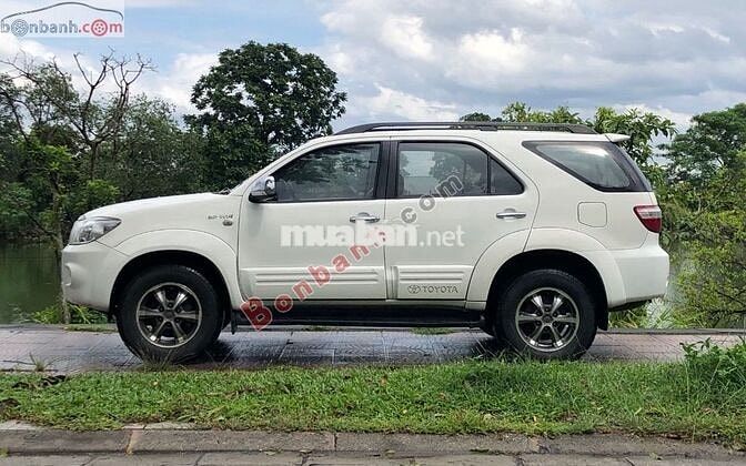 Xe Toyota Fortuner TRD Sportivo 4x4 AT 2011