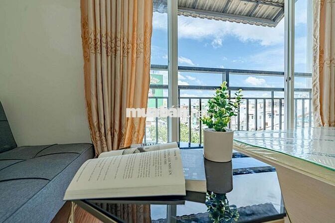 Penhouse ngay trung tâm Sài Gòn. Ban công full nội thất, gần Q8, 7, 4.