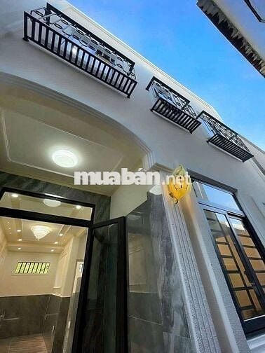 Nhà trệt lầu mới 3 phòng ngủ cặp bên siêu thị mega giá 2,09 tỷ
