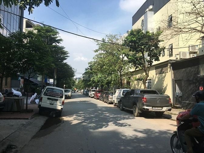 Bán đất xuân đỉnh 40m2 giáp ngoại giao đoàn ô tô 7 chỗ ra vào.