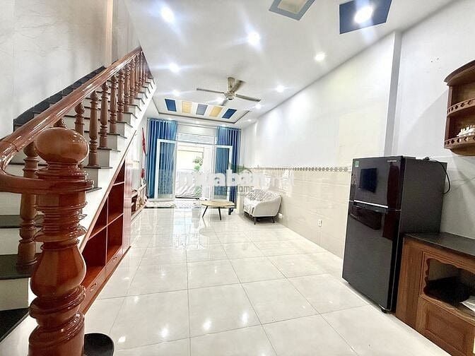 CHO THUÊ NHÀ Ở KINH DOANH 3 PHÒNG NGỦ GIÁ 13 TRIỆU KHU VỰC PHƯỚC LONG