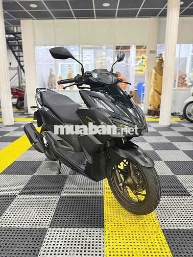 👉Vario 160cc 2022 chính chủ phanh abs. odo 18k