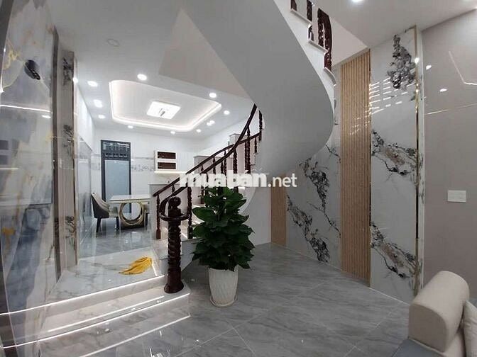 BÁN NHÀ Q12 - 3 TẦNG ĐẸP LUNG LINH - Ô TÔ TRÁNH - DT KHỦNG - GIÁ TỐT