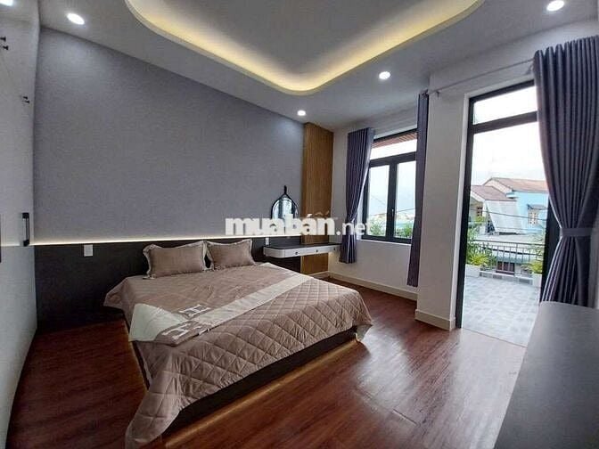 BÁN NHÀ Q12 - 3 TẦNG ĐẸP LUNG LINH - Ô TÔ TRÁNH - DT KHỦNG - GIÁ TỐT