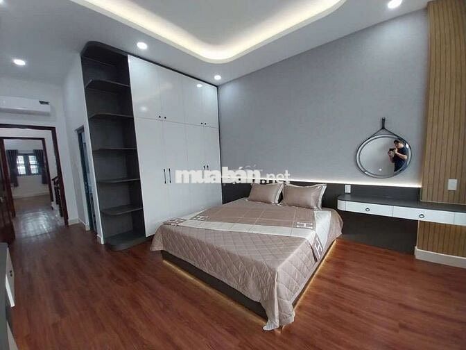 BÁN NHÀ Q12 - 3 TẦNG ĐẸP LUNG LINH - Ô TÔ TRÁNH - DT KHỦNG - GIÁ TỐT