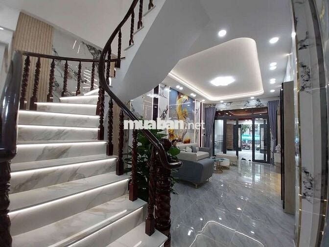 BÁN NHÀ Q12 - 3 TẦNG ĐẸP LUNG LINH - Ô TÔ TRÁNH - DT KHỦNG - GIÁ TỐT