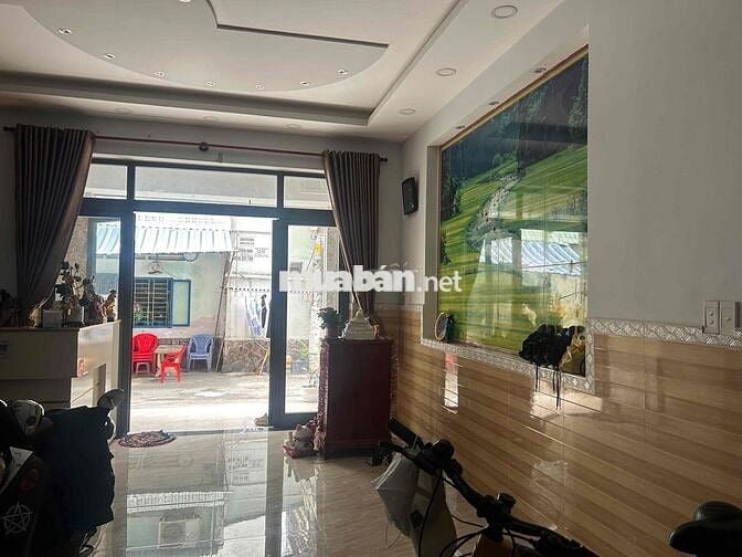 Mặt bằng kinh doanh hoặc văn phòng