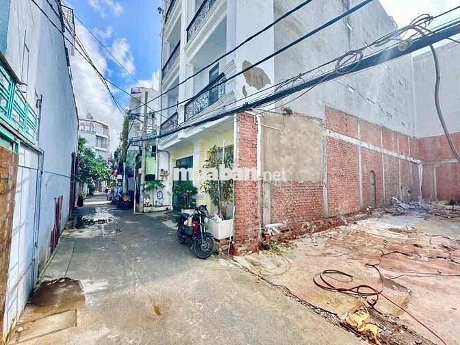 Bán Đất HXH Phú Thuận Quận7, sát MT 80m2 giá nhỉnh 6 tỉ