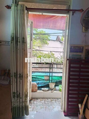 Cho gia đình thuê ở hẻm thông làm tóc