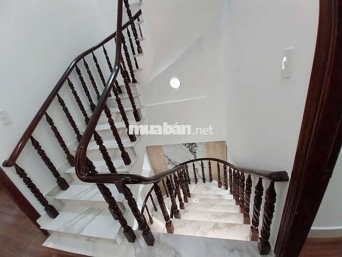 BÁN NHÀ Q12 - 3 TẦNG ĐẸP LUNG LINH - Ô TÔ TRÁNH - DT KHỦNG - GIÁ TỐT