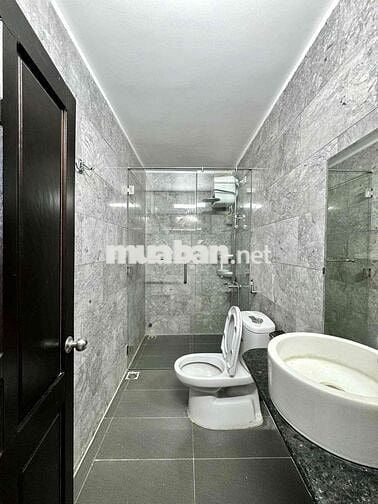 cho thuê nhà đẹp mặt tiền hải châu