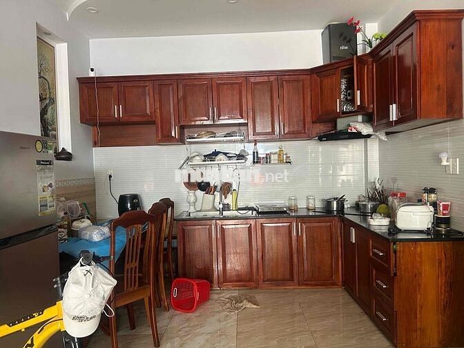 Mặt bằng kinh doanh hoặc văn phòng