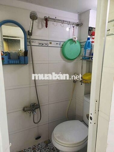 Cho gia đình thuê ở hẻm thông làm tóc