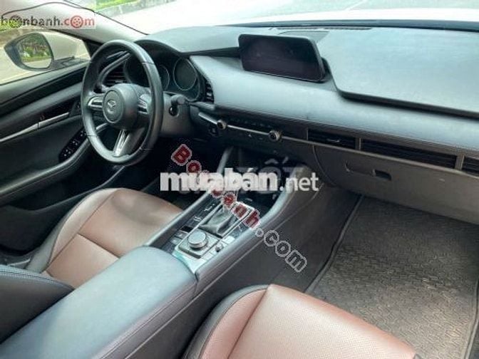 Mazda 3 deluxe 2023