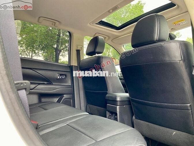 Mitsubishi Outlander 2.4 Premium – bản đặc biệt