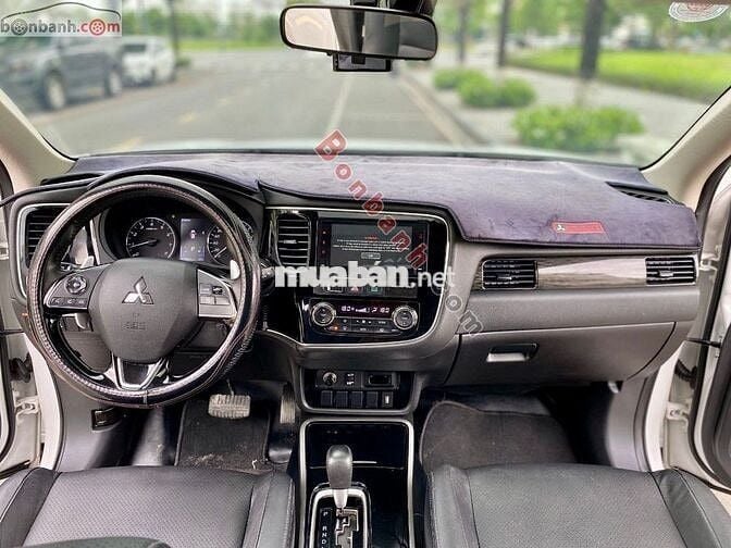 Mitsubishi Outlander 2.4 Premium – bản đặc biệt