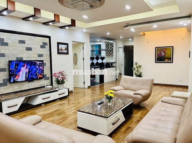Cho thuê căn hộ chung cư 124m2, 3 ngủ, 2 WC, tiện ích đủ