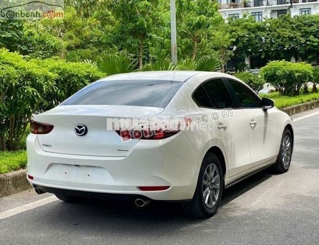 Mazda 3 deluxe 2023