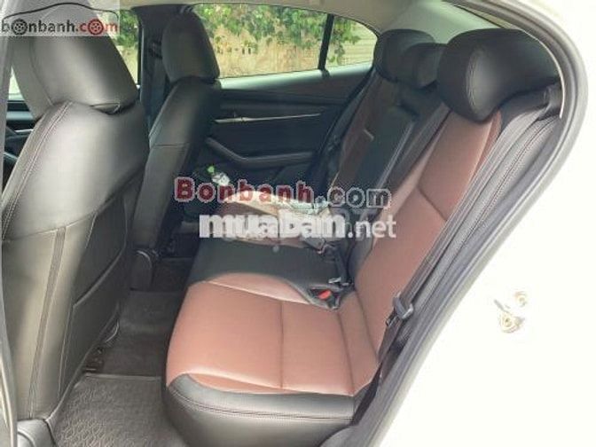Mazda 3 deluxe 2023