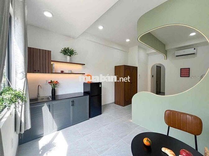 CHO THUÊ PHÒNG BAN CÔNG FULL NỘI THẤT NGAY ĐẠI HỌC VĂN LANG - IUH