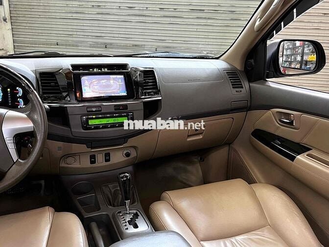 Toyota Fortuner 2012 2.7V 4x4 AT - 110000 km