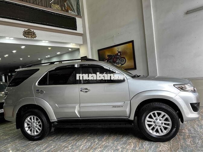 Toyota Fortuner 2012 2.7V 4x4 AT - 110000 km