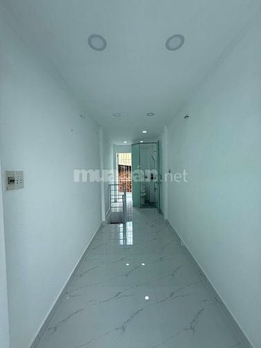 Bán gấp nhà nhỏ hai mặt tiền (trước+sau) 3 tầng. Giá chỉ 1.95 tỷ