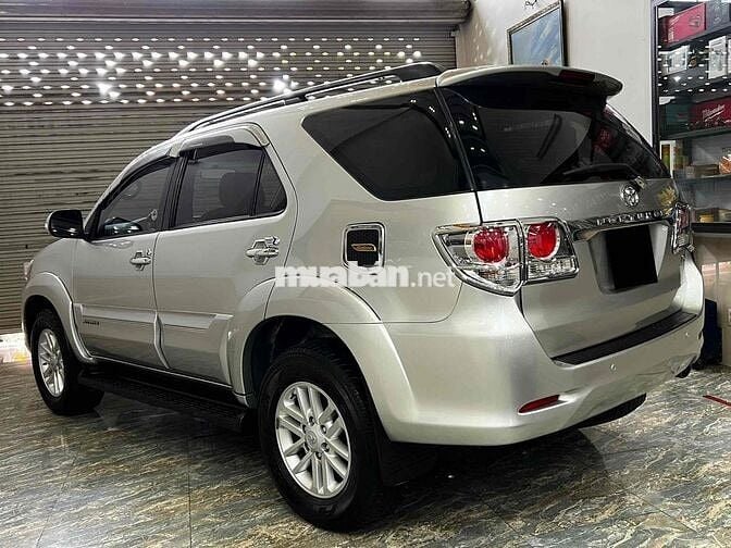 Toyota Fortuner 2012 2.7V 4x4 AT - 110000 km