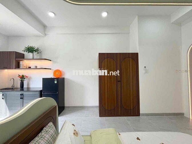 CHO THUÊ PHÒNG BAN CÔNG FULL NỘI THẤT NGAY ĐẠI HỌC VĂN LANG - IUH