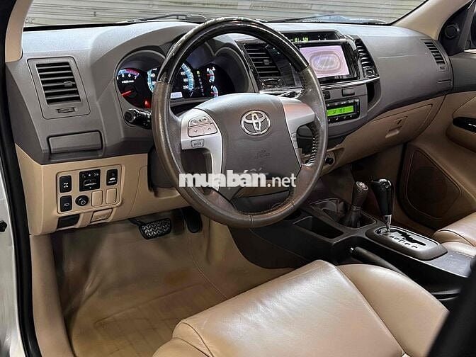 Toyota Fortuner 2012 2.7V 4x4 AT - 110000 km