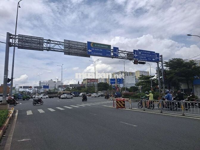 Ban Nha .Lê Cơ .Kdc Nam Hung Vương.4×20m×4tang×5p.nhinh 8 T.Ỷ.giap Q6