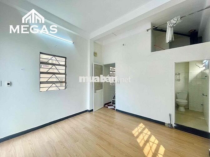 PHÒNG BAN CÔNG FULL NỘI THẤT MỚI - 40m2 - NGAY SAU HÀ ĐÔ CENTROSA