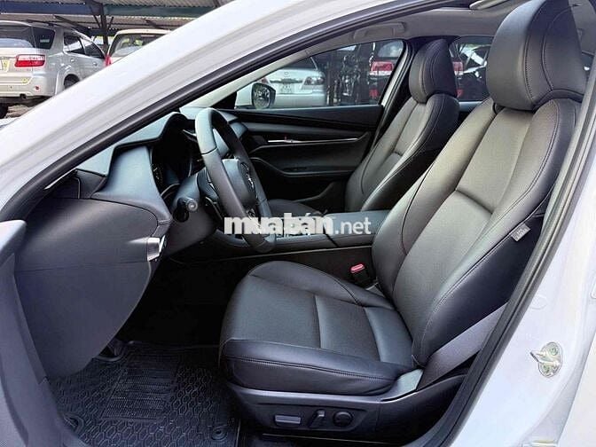 Mazda 3 2025 1.5L Premium - 500 km