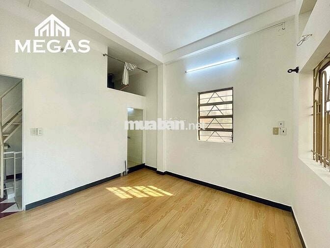 PHÒNG BAN CÔNG FULL NỘI THẤT MỚI - 40m2 - NGAY SAU HÀ ĐÔ CENTROSA
