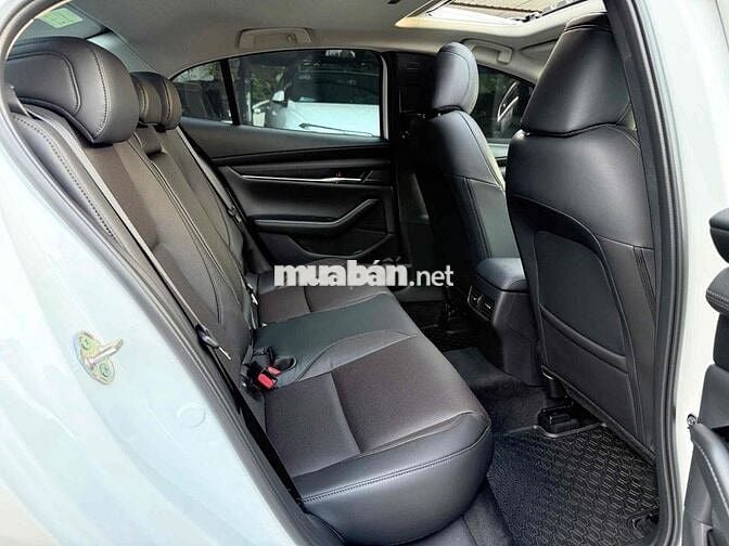 Mazda 3 2025 1.5L Premium - 500 km