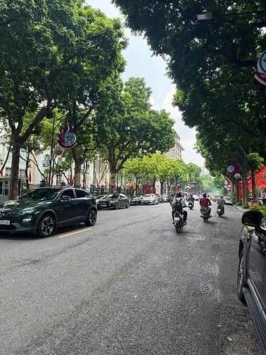 Bán nhà ngõ Phố Trần Hưng Đạo, gần phố, 29m2, mặt tiền 4m, 8.95 tỷ
