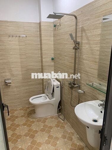 Nhà 4Tx43m2, ô tô đậu trước nhà, 500m trường đại học TDTT giá 3,5 tỷ
