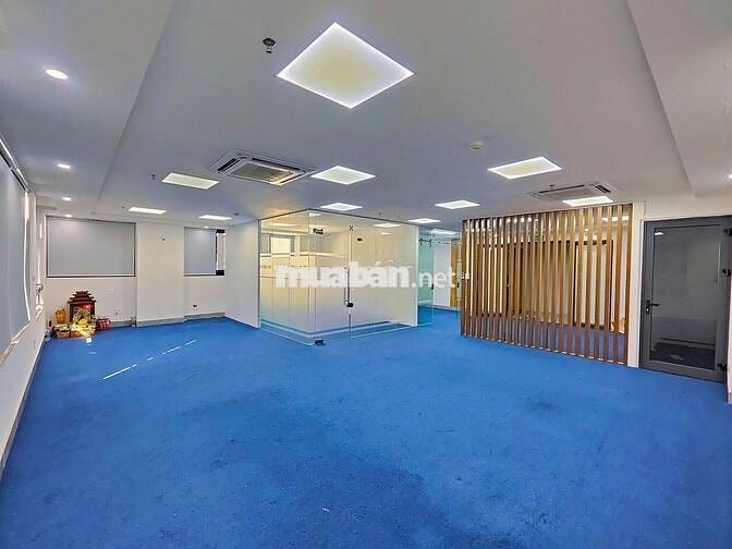 NHƯỢNG sàn VP 120m2 mặt phố Dịch Vọng Hậu, ô tô đỗ cửa